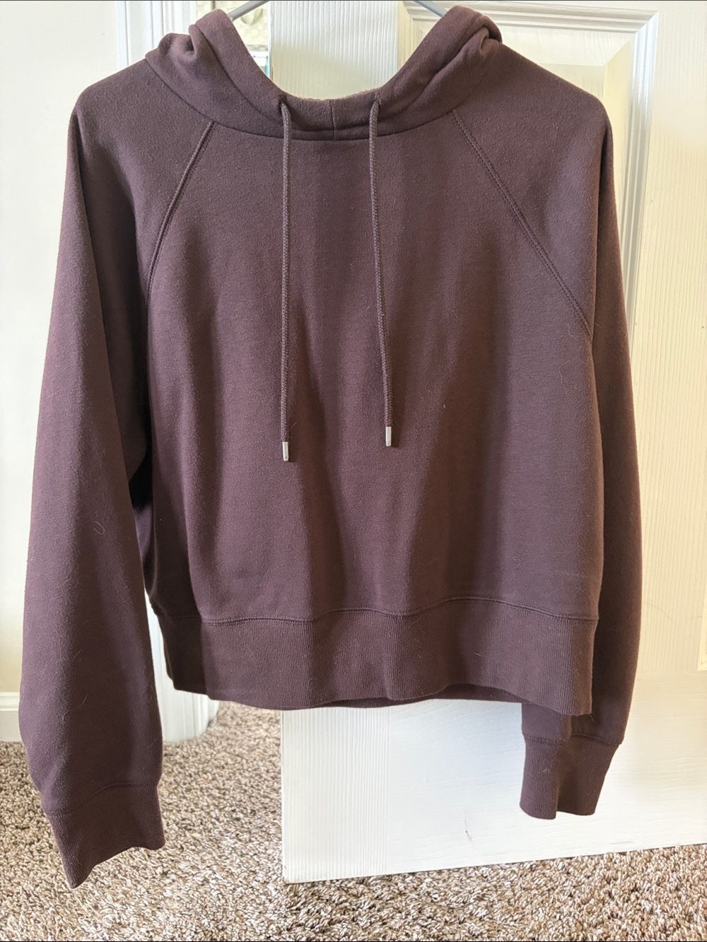 Universal Thread Women's Scoop-Neck Cropped Hoodie - Chocolate Brown
